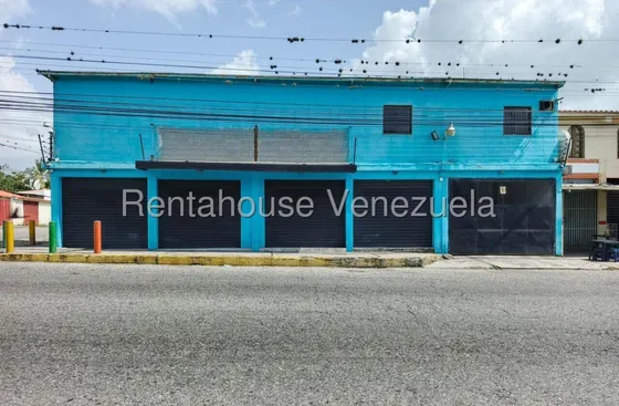 Dennymar, Alquila Sensacional Local Comercial En Zona Excelente De Cabudare Posee 160m2 A  Pie De Calle Con Todos Los Servicios Basicos B5a23072                                                        