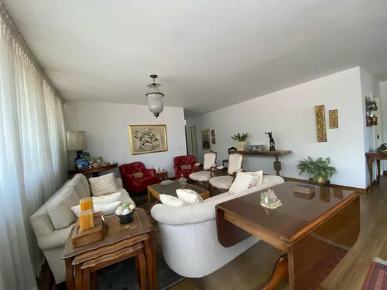 Apartamento En Venta 210 M2 Poblado- Media Cuadra Del Parque