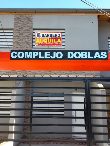 Alquilo Excelente Departamento 2 A M B I E N T E S Con Patio Y Cocheras