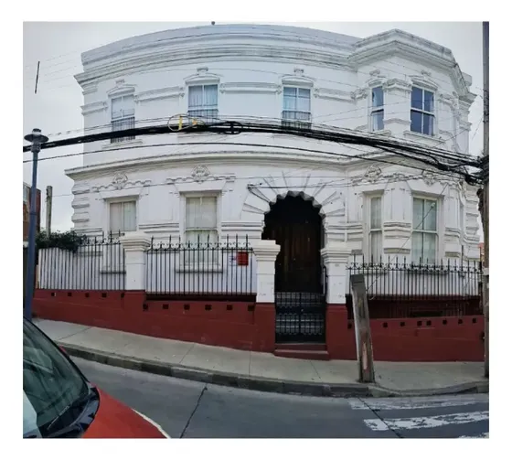 Histórica Y Amplia Propiedad En Cerro Alegré - Valparaíso
