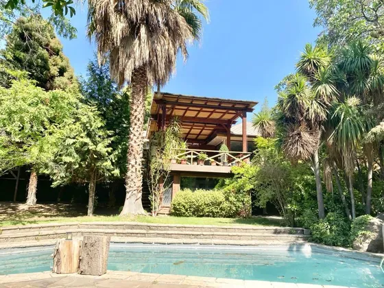 Casa En Venta De 5 Dorm. En Lo Barnechea