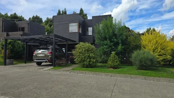 Casa En Venta De 4 Dorm. En Puerto Varas