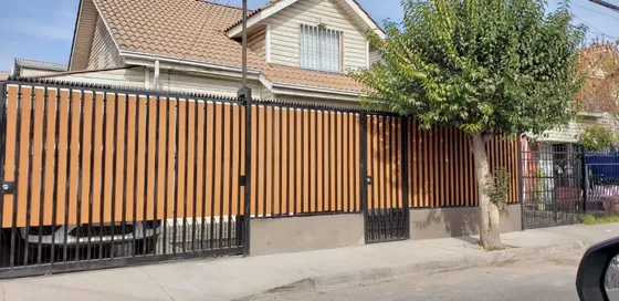 Casa Grande A Pasos Metro Las Parcelas