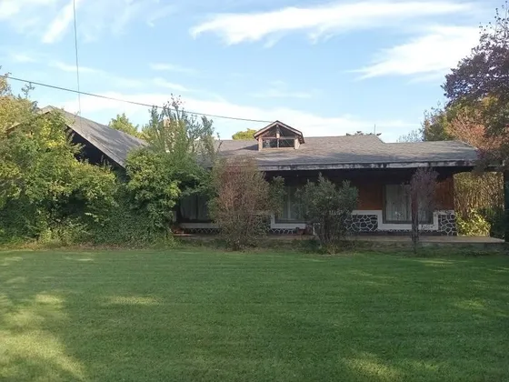 Se Vende Casa 5d5b,  420 M2, Terreno 10.000 Cam Cerro Colora