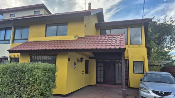 Hermosa Casa Familiar En Huertos Familiares