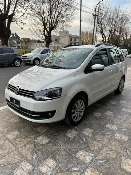 Volkswagen Suran 1.6 Highline 101cv