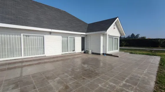 Amplia Casa En Venta De 3 Dorm. En Calera De Tango