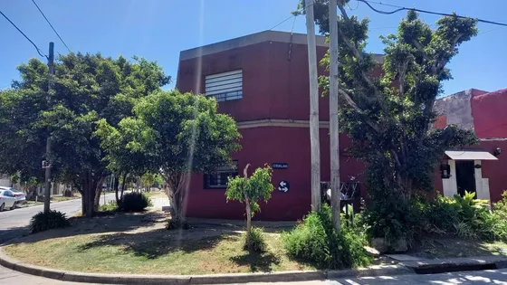 Casa En Venta - 4 Dormitorios 2 Baños - 180mts2 - Avellaneda