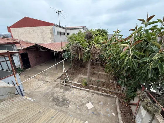 Casa Con Amplio Terreno Para Remodelar En Valparaíso