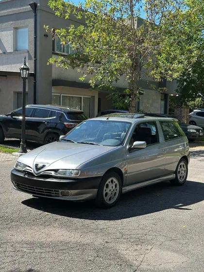 Alfa Romeo 145 2.0 Quadrifoglio