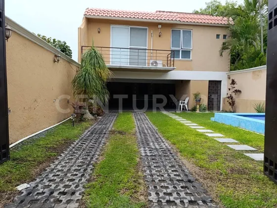 Casa En Venta En La Colonia Chiconcuac En Xochitepec,  Morelos
