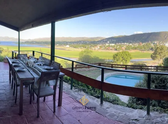 Casa En Venta Con Vista Al Lago San Roque Semi Amoblada