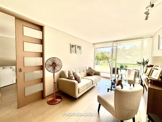 Departamento En Venta De 2 Dorm. En Las Condes