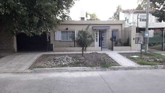  Casa 6 Ambientes En Venta Sa Padua Con Piscina