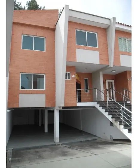 En Venta Townhouse En Mañongo C 548856