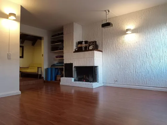 Departamento En Venta De Tres Dormitorios Con Patio Y Terraza En Rosario -  Pichincha