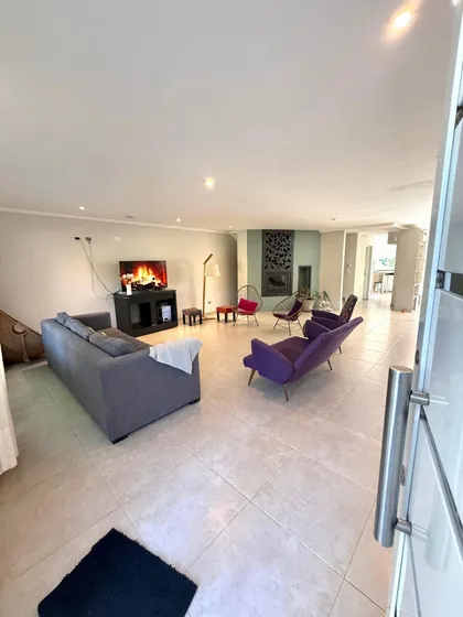Importante Casa A Metros De La Laguna (barrio Esteban Echeverría)
