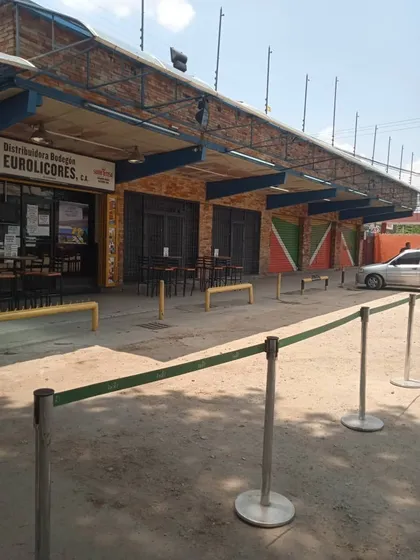 Local Comercial En Alquiler En C.c Los Naranjillos Guacara, Diagonal A Cauchos Pirelli. St