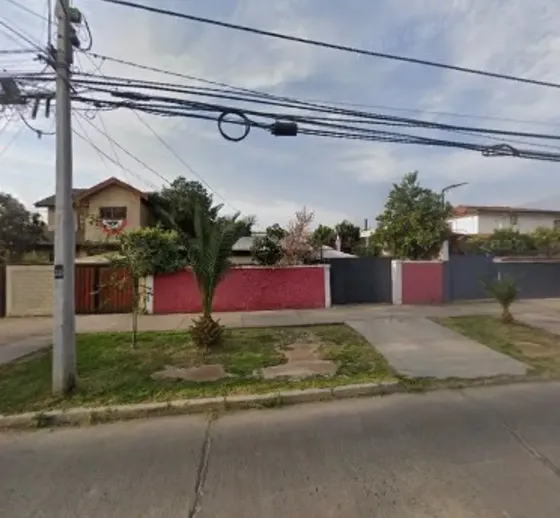 Casa En Venta En Peñalolén  Amplio Terreno De 234m2