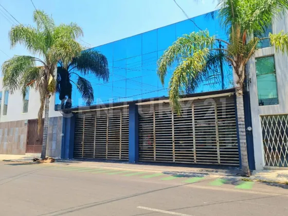 Local Comercial Con Oficinas Y Bodega En Colonia Chulavista Puebla