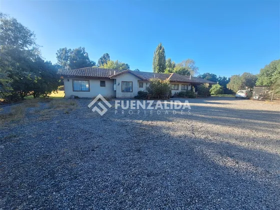 Casa En Venta De 4 Dorm. En Peñaflor Camino Peñaflor Berlin 