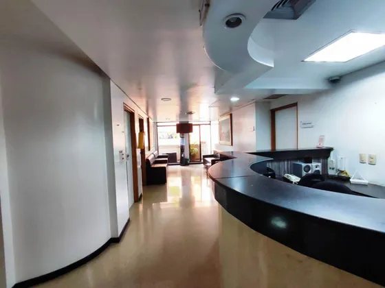 Oficina En Venta En Milla De Oro. Cod V3893