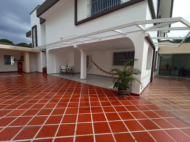 Cr Vende Casa En La Urb. Prebo Ii, De 2 Niveles Calle Cerrada.