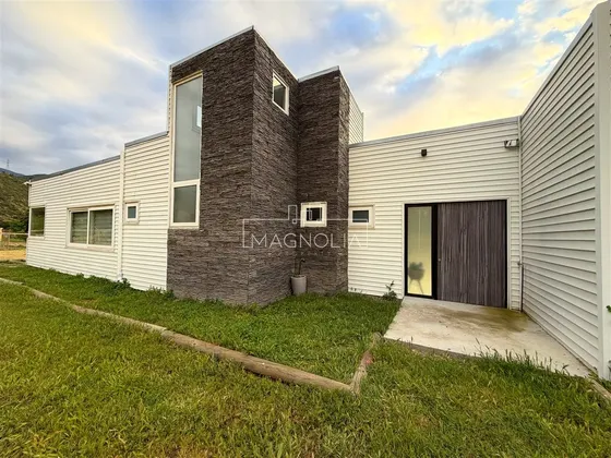 Casa En Venta De 5 Dorm. En Olmué