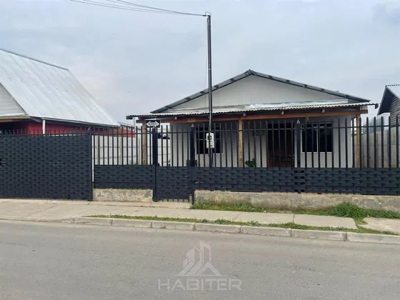 Casa En Venta De 2 Dorm. En Curicó