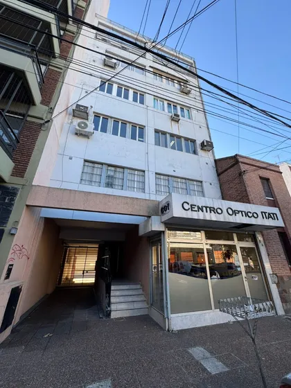 Monoambiente Con Cochera Ideal Oficina - Consultorio 12 De Octubre 124
