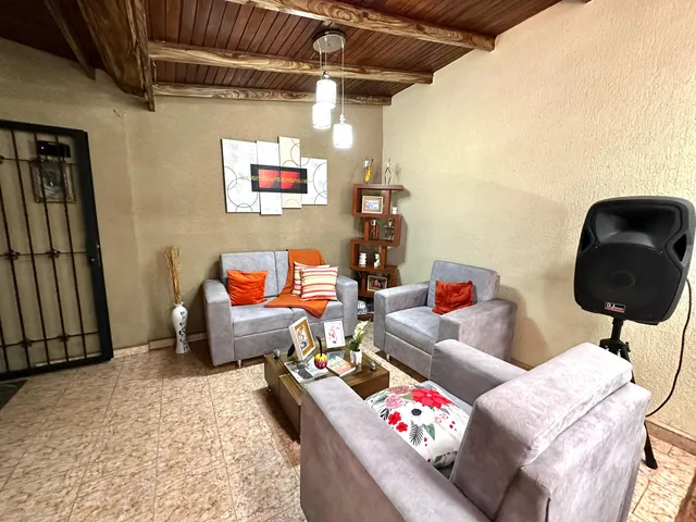 Lh Se Vende Casa A Pie De Calle En Unidad Vecinal 