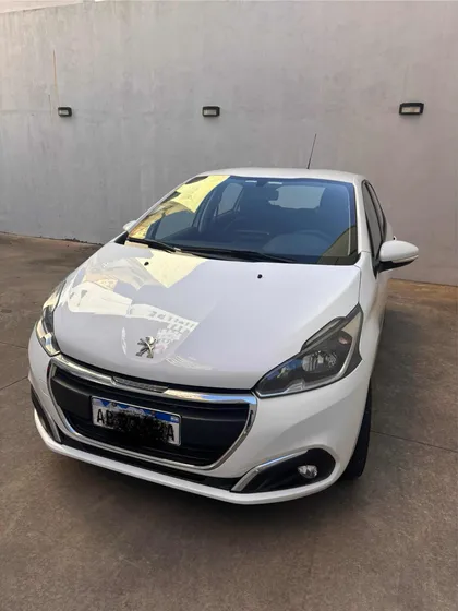 Peugeot 208 1.6 Allure Nav Tiptronic