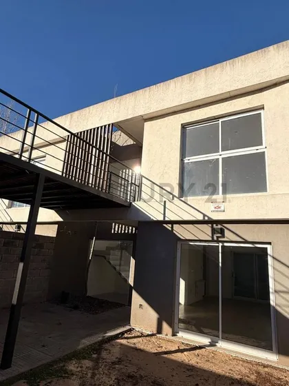Duplex En Alquiler En City Bell