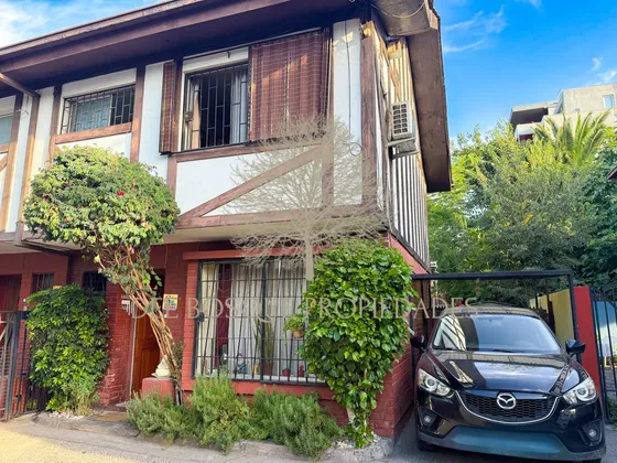 Vendo Encantadora Casa En Pasaje Cerrado, Metro S. Bolívar