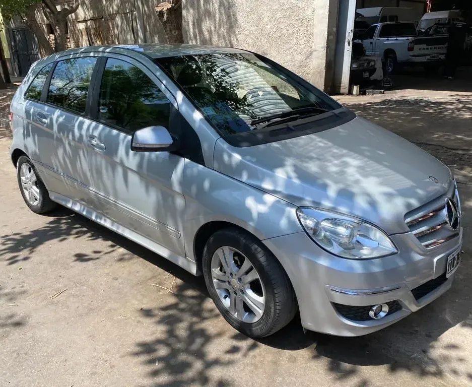 Mercedes-Benz Class B 2.0 B200 Manual