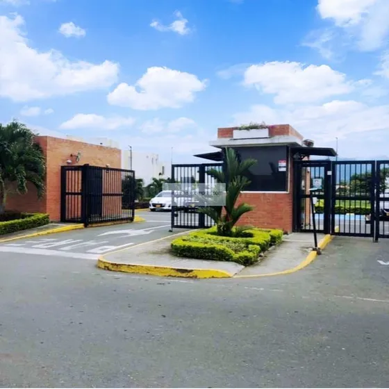 Vendo Casa De Dos Plantas Robles Del Castillo. Jamundi, Colombia