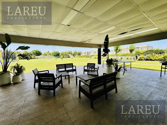 Casa Tipo Duplex En Spring Park