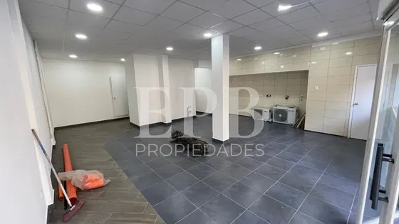Se Arrienda Local Comercial Con Dos Pisos