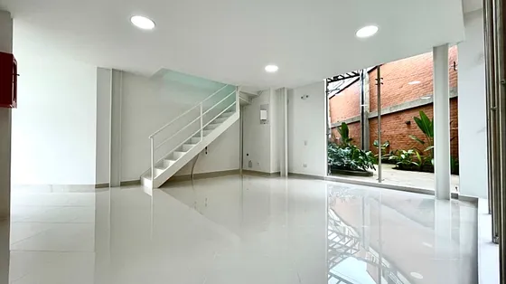 Local En Arriendo Barrio Parque Vivero - C. Comercial Plaza Madero