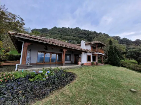 Se Vendecasa Alto De Las Palmas Medellín