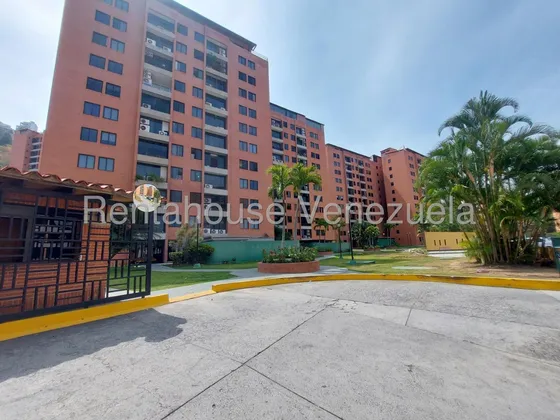 Lindo Apartamento En Venta En Colinas De La Tahona 25-17594