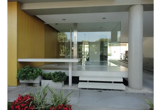 Semipiso  4 Ambientes Con  Balcon Corrido , 2 Cocheras A Met