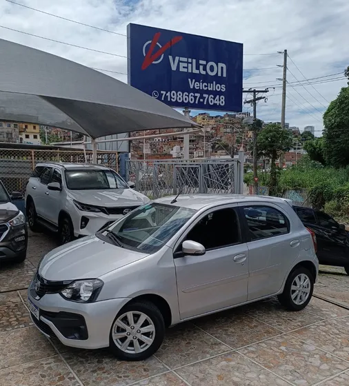 Toyota Etios 1.5 X Plus 16v Flex 4p Automático