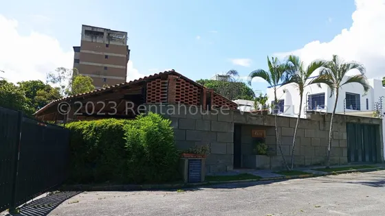 Colinas De Los Ruices !! Espectacular Casa Con Hermosa Vista, 510 M2 Terreno, 360 M2 Const., 3 Hab, 4 Baños, 3 Pe, Terraza Techada Con Parrillera Y Jardines. Calle Cerrada Con Vigilancia 24/7 !!