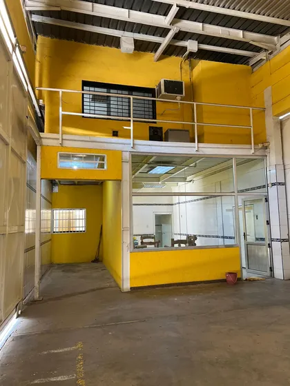 Galpon En Alquiler Con Cava Cuarto Especial Para Congelacion Y 3 Mas Con Difusor, En Zona Industrial Loma Linda Con Vista A Z.i. Pruinca Con Doble Porton De Acceso A Precio De Oportunidad Mensual (kl)