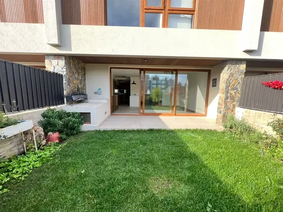 Casa En Arriendo De 3 Dormitorios Y 4 Baños En Concón