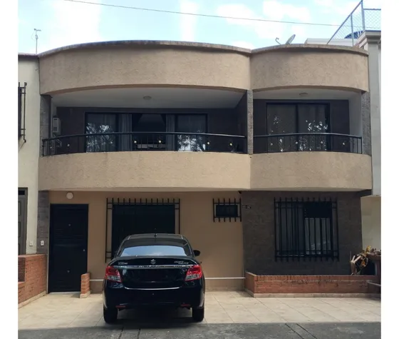 Venta Casa Con Apartaestudios San Joaquin Cali