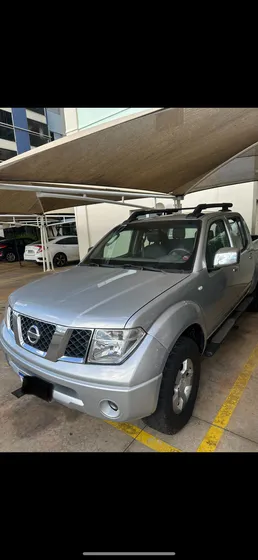 Nissan Frontier 2.5 Le Cab. Dupla 4x4 4p