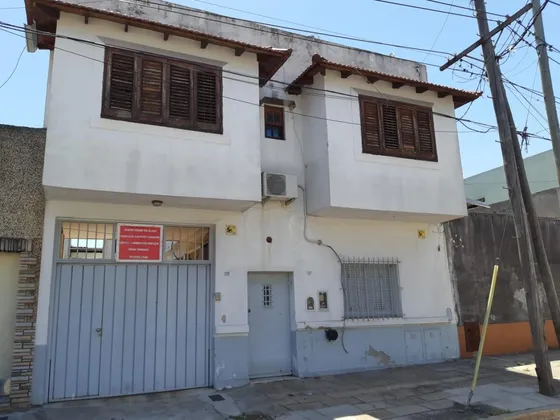 Vivienda Con Deposito De 80 M2 Y Oficinas