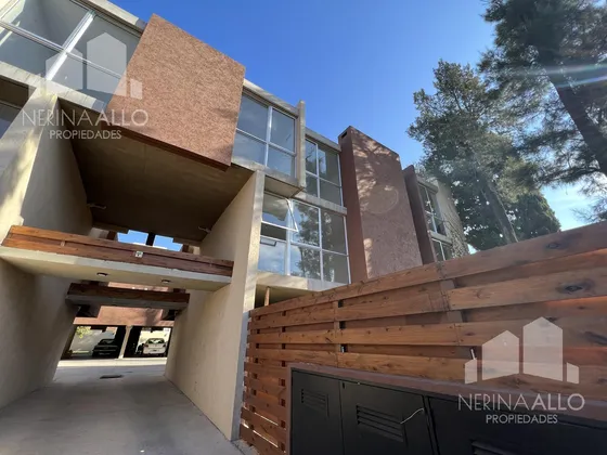 Venta Duplex Condominio 4 Ambientes
